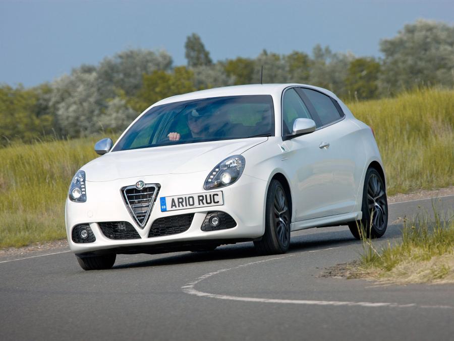  Alfa Romeo Giulietta 2010 года  (UK) (фото 60 из 67)